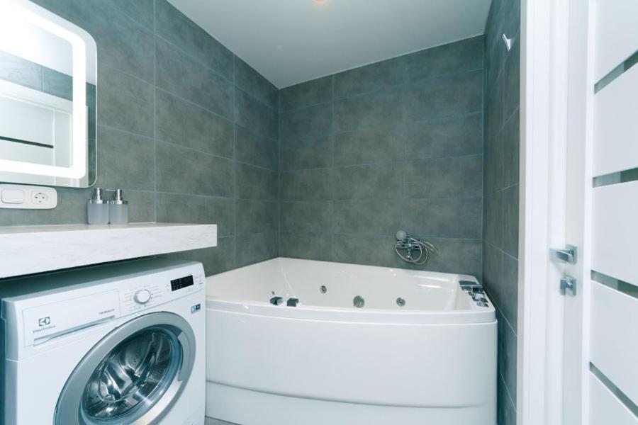 7 Вулиця Саксаганського Apartment Kiev Luaran gambar